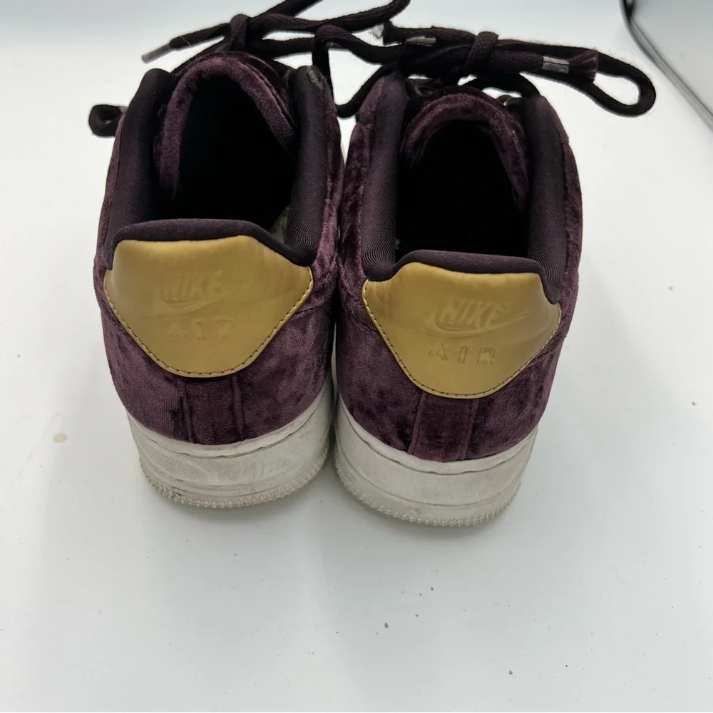 Nike Air Force 1 Low Drapes the Air in Plush Velvet Sneakers Womens Size 7